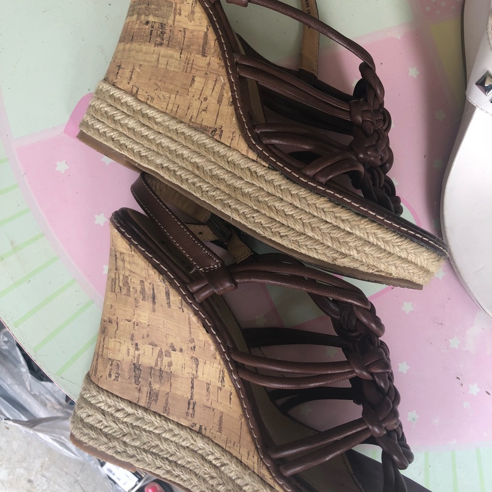 Mia wedge sandals size 9